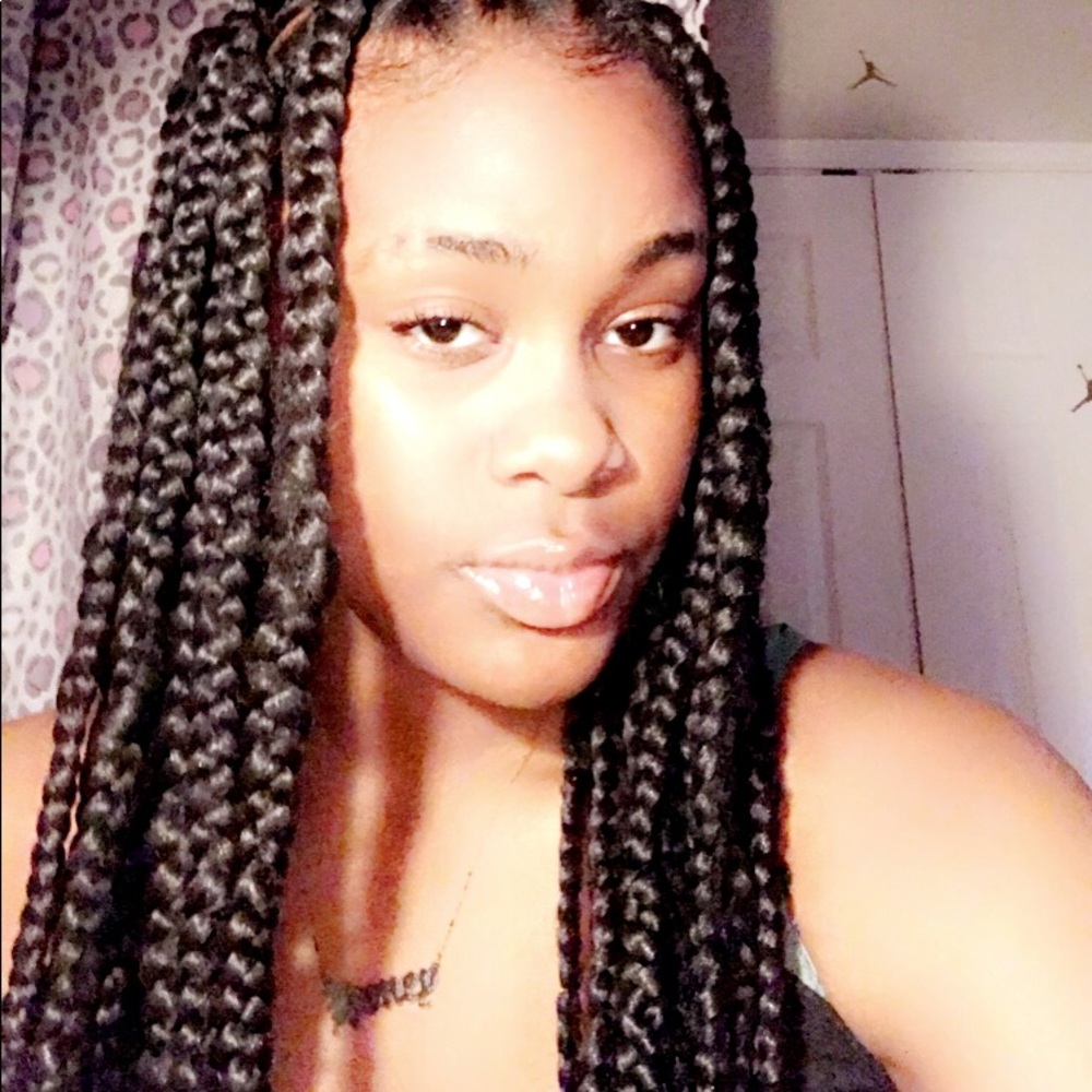 Meet your Posher, Dasia